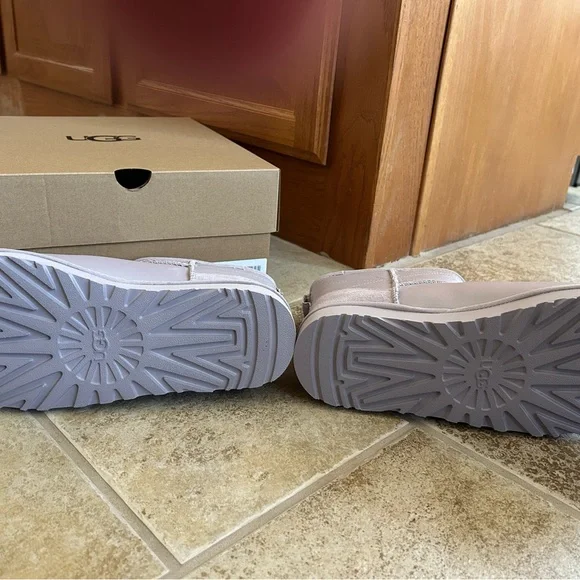 UGG Classic Mini Pearlized, size 8, NWT, Color: Pale Smoke - Picture 6 of 9
